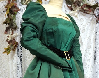 Vestido de cóctel negro y verde, vintage reelaborado, gótico, década de 1980, mangas victorianas, bruja, terciopelo negro, hebilla dorada, tu-tu, talla XS-S