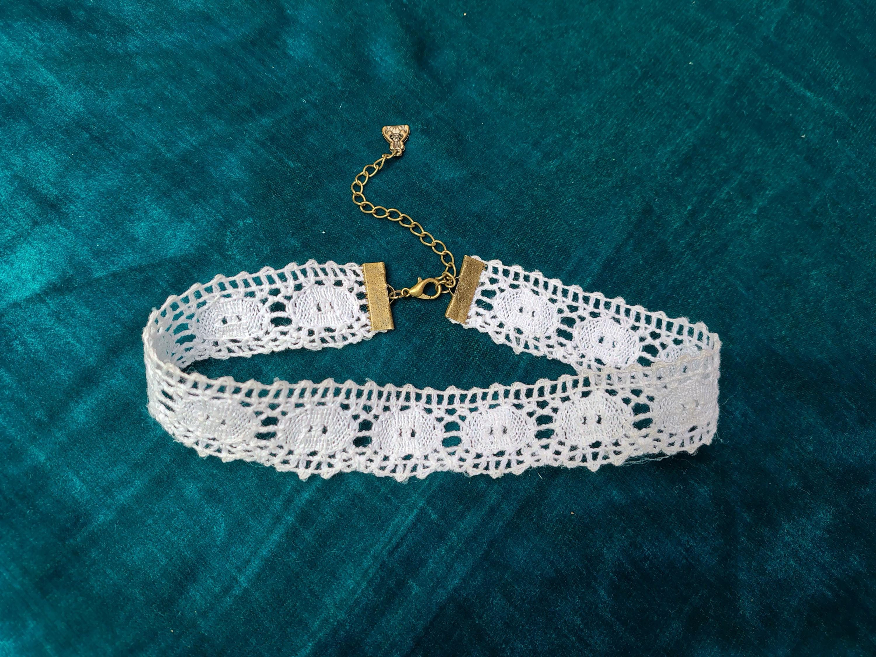 Lace Choker Necklace / Vintage crochet lace / Coquette fashion / Girlcore / Kawaii / Victorian / Faerie / Balletcore / Cottagecore / Bridal