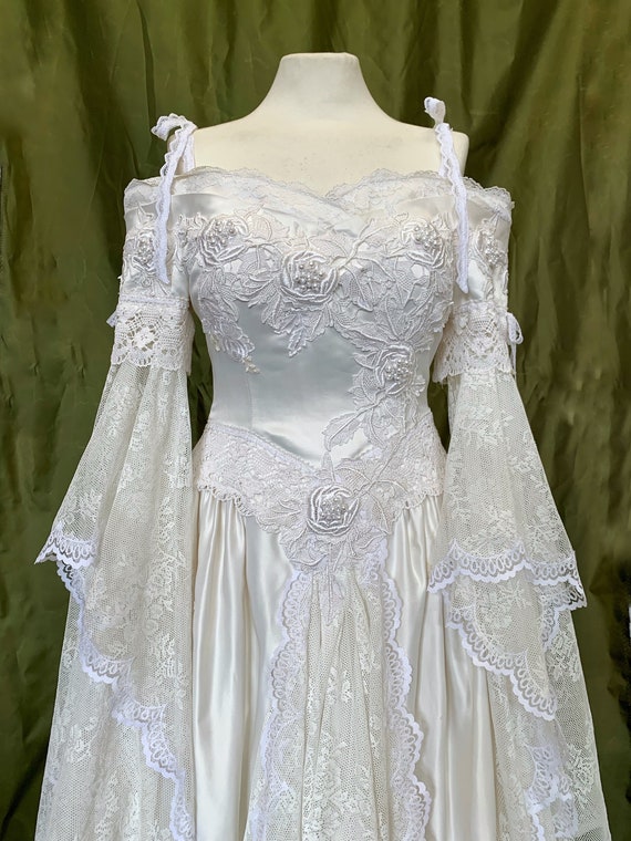 Fairy Wedding Dress / Custom Made Gown / Cottagecore / Fairycore /  Handfasting / Fairytale / Vintage Lace / Renaissance - Etsy Norway