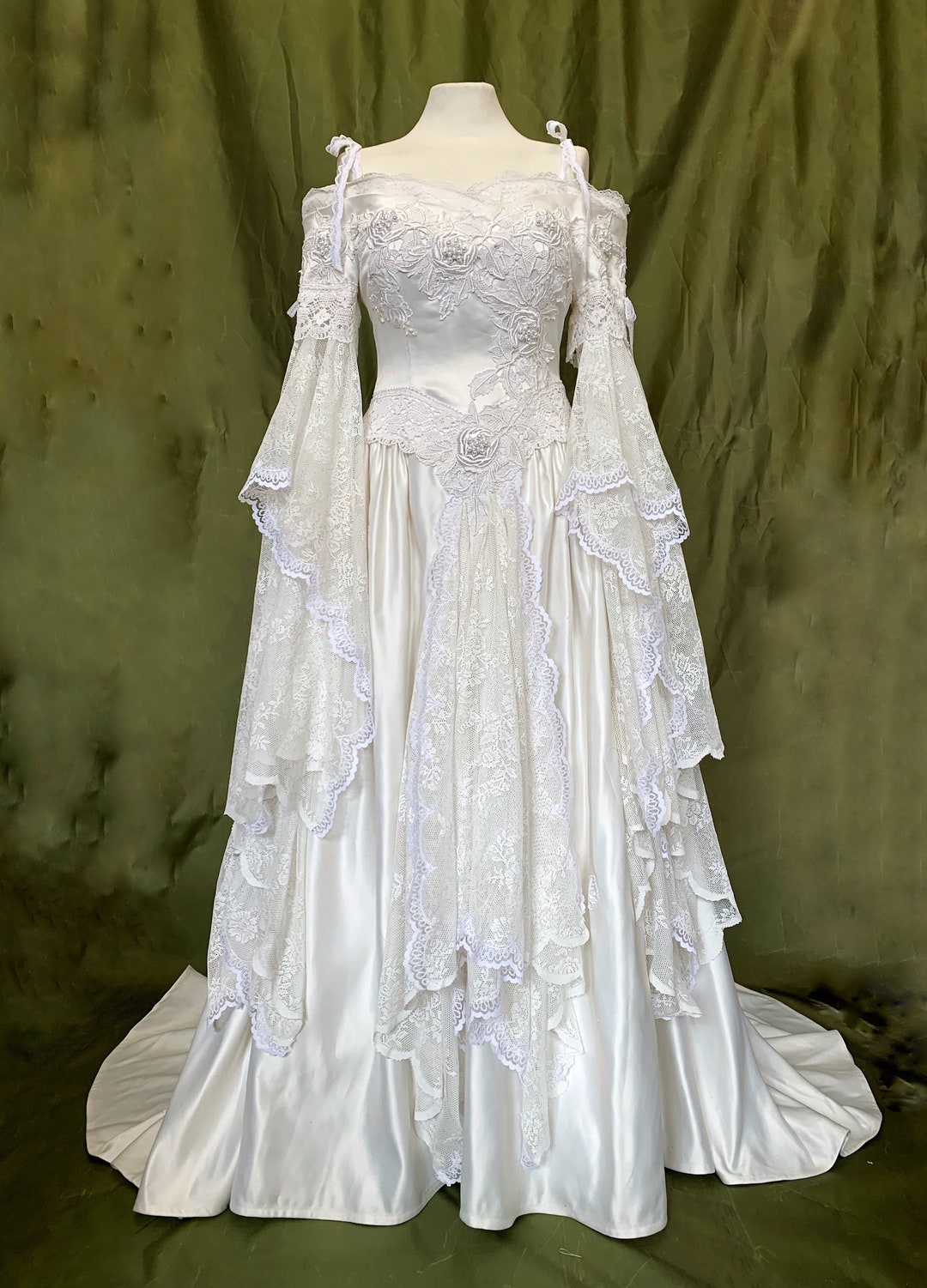 Fairy Wedding Dress / Custom Made Wedding Gown / Cottagecore / Fairycore / Handfasting / Fairytale Wedding / Vintage Lace / Renaissance
