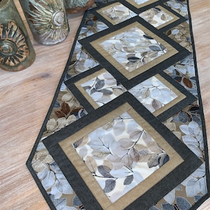 Francis table runner - PDF PATTERN -Upgrade to video tutorial available