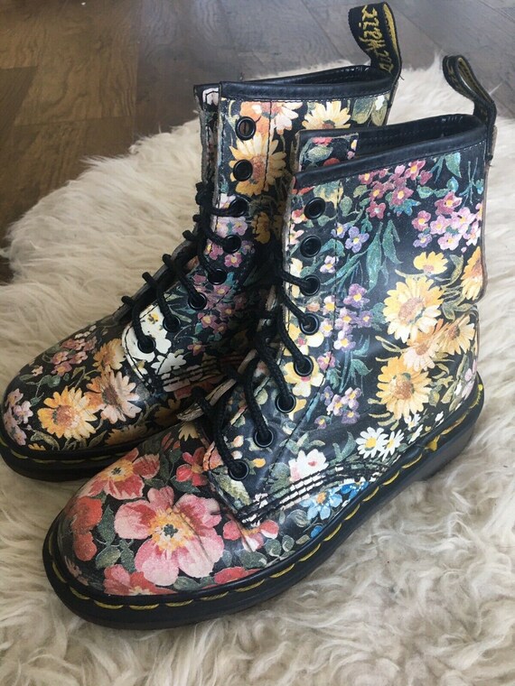 Size 5 Dr martens floral boots vintage designer b… - image 6