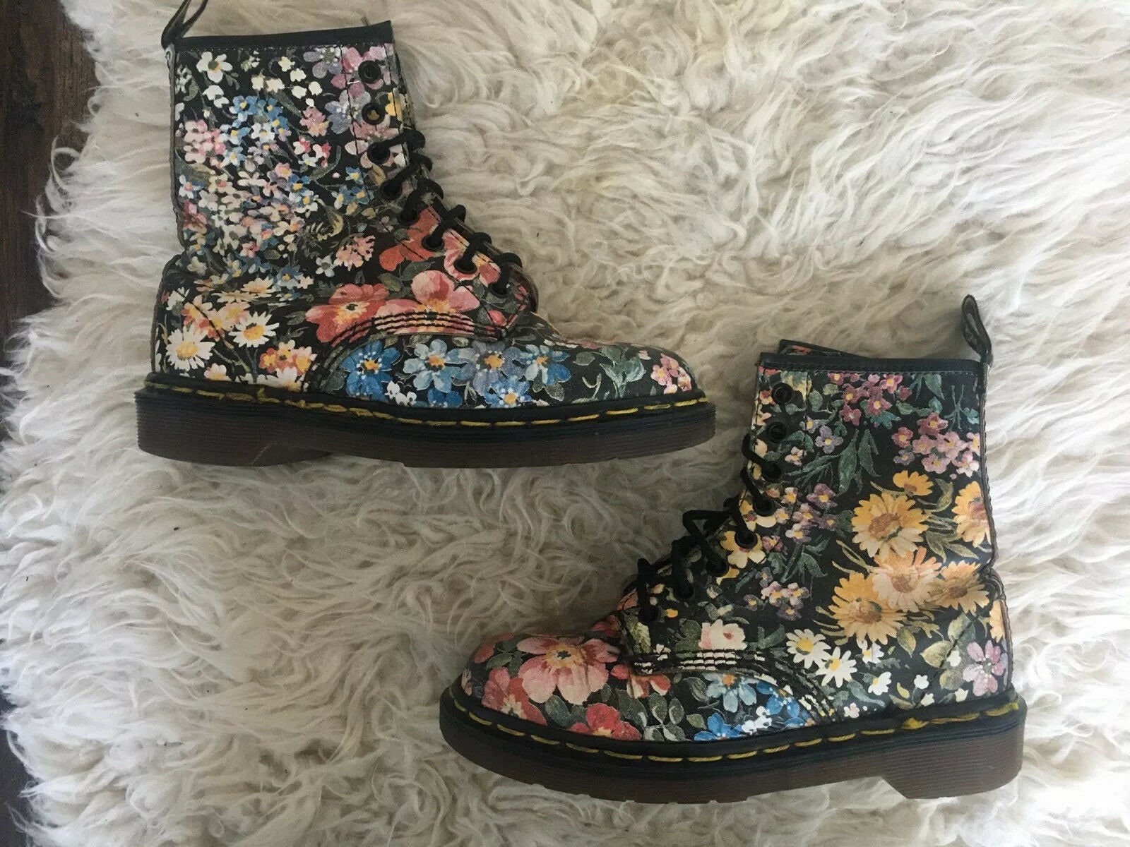 Size 5 Dr Martens Floral Boots Vintage Designer Boots Made Size 5 Dr Martens Floral Boots Vintage Designer Boots Made