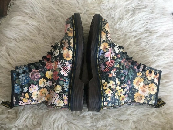 Size 5 Dr martens floral boots vintage designer b… - image 8