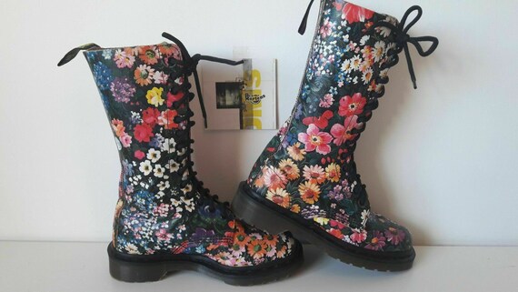floral dr martens