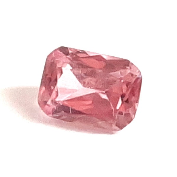 RÉSERVÉ - Saphir Padparadscha coupe radiante et clarté VVS - 0,45 carats