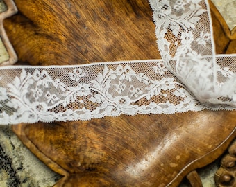 Français Valenciennes Lace- (LFV218EDG036) 2 1/8 » bordure (photo en lumière écru)