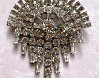 Fabulous Vintage Unsigned Clear Rhinestone Fan with Fringe Dress Clip