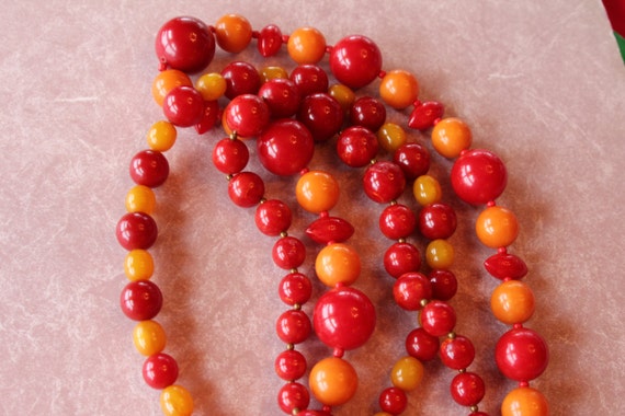 Beautiful Cherry Red and Pineapple Bead Vintage B… - image 4