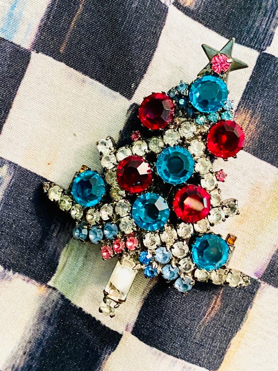 Early Unsigned Dimensional Layered Christmas Tree… - image 1