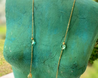 Rare Diane Von Fürstenberg Faceted Peridot Lucite Heart Dangles  on Golden color chain Lariat Sautoir style necklace