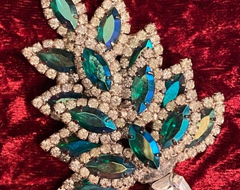 Early Unsigned Dimensional Layered Christmas Tree Brooch