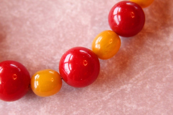 Beautiful Cherry Red and Pineapple Bead Vintage B… - image 3