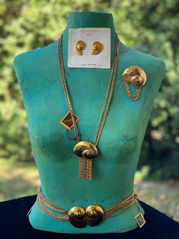 レア ヴィンテージ YVES SAINT LAURENT イヴ サンローラン ネックレス ゴールド YSL ロゴ ペンダント メンズ レディース 5500 ヨーロッパ・アメリカで出会ったヴィンテージ Yves Saint Laurent(イヴ