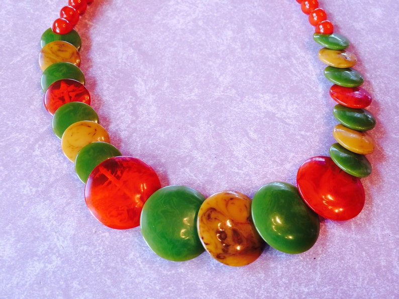 Vintage Bakelite Necklace, Overlapping Discs Unusual Style image 1