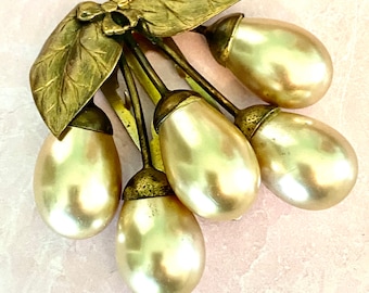 Fabulous Vintage Huge Pearl Dress Clip with Leaves and Bow