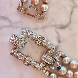 Amazing Unsigned Les Bernard Vintage Diamante and Pearl Necklace and Earrings Fine Jewelry Look bild 3