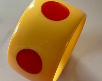 Beautiful Cream Corn with Cherry Red Dots Bakelite Bangle Bracelet