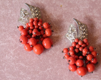 Unsigned Haskell Coral Bead Dress Clip set