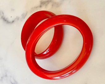 Bakelite Style Bangle Unusual Oval Shape Beautiful Cherry Red