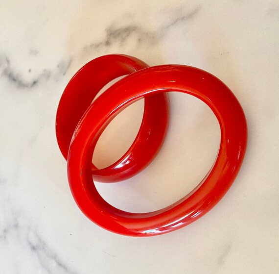 Bakelite Style Bangle Unusual Oval Shape Beautifu… - image 1