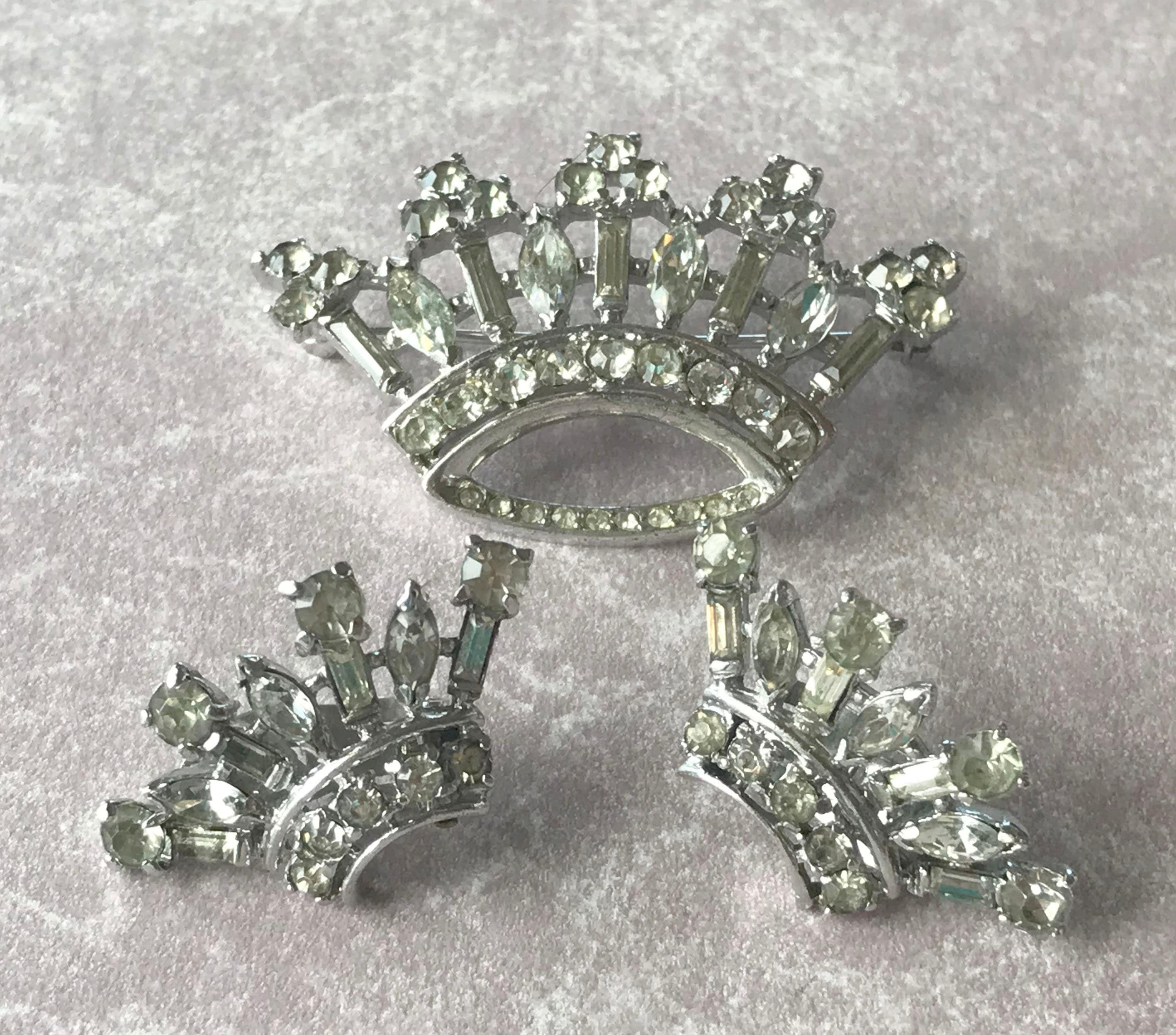 Trifari crown brooch outlet