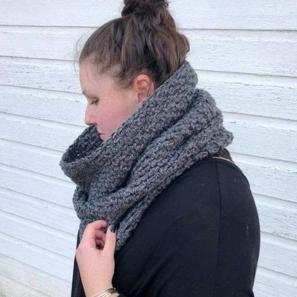 Chunky Cowl, Oversized Scarf, Winter Scarf, Crochet Cowl, Grey Scarf, Large Grey Cowl, Circle Scarf, Handmade Scarf, Handmade Cowl