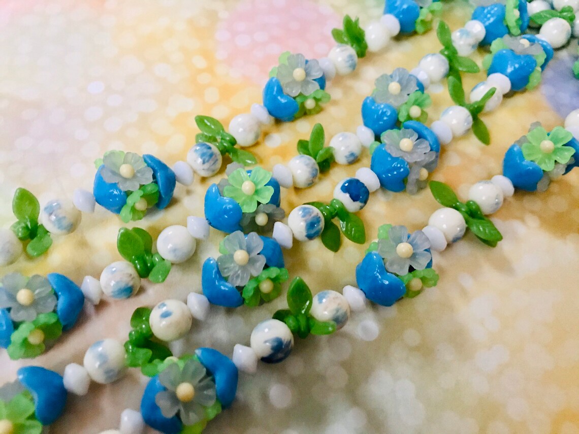 Vintage Plastic Flower Bead Necklace 1960s Blue Mod Flower Etsy