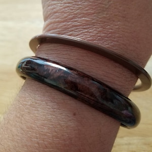 Vintage Set Of 2 Brown Plastic Bangle Bracelets