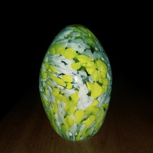 Gorgeous Vintage Yellow White Crystal Glass Egg