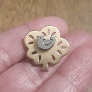 Vintage Small Goldtone Metal And Silver Bird On A Tree Pin