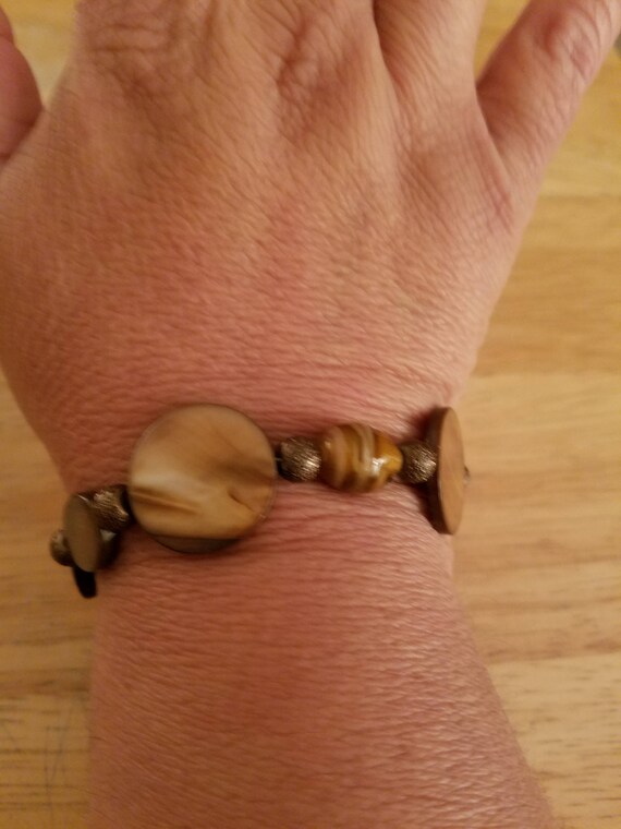 Beautiful Vintage Brown Shell Toggle Bracelet - image 3