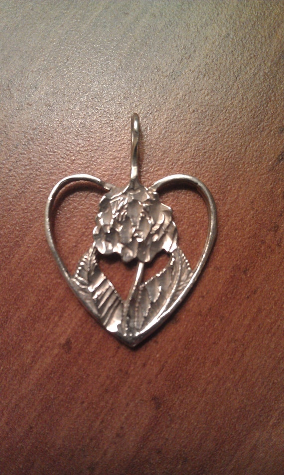Vintage Sterling Silver Etched Flower Heart Pendan