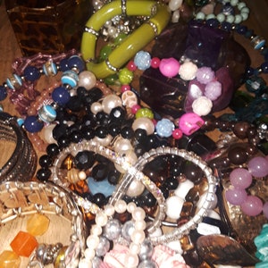 Big Lot Of 47 Stretch Bracelets And Loose Beads Useable And For Craft Jewelry Making