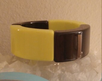 Funky Vintage 70s Neon Yellow And Black Acrylic Stretch Bracelet