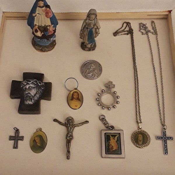 12 Vintage Pieces Of Religious Items