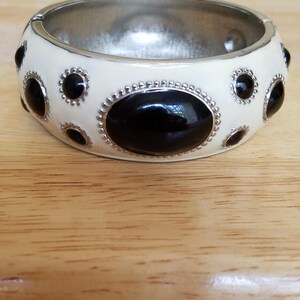 Beautiful Vintage Silvertone Metal Black And Off White Cream Color Polka Dots Enamel Clamper Bangle Bracelet image 3