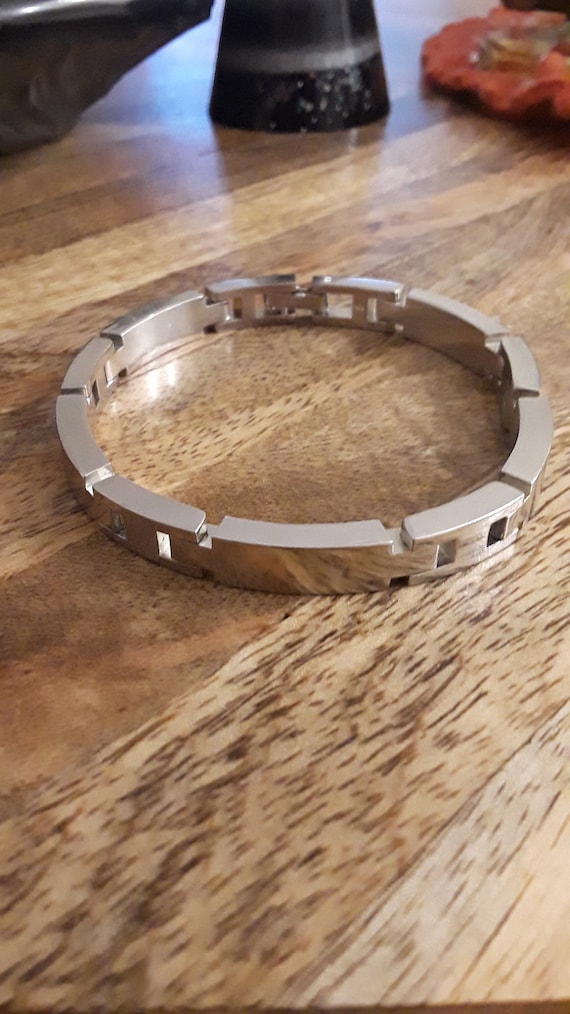Vintage Avon Unisex Silvertone Metal Link Bracelet