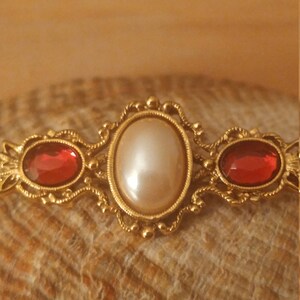 Beautiful Vintage Goldtone Metal Red Cabachon Faux Pearl Intricate Victorian Brooch