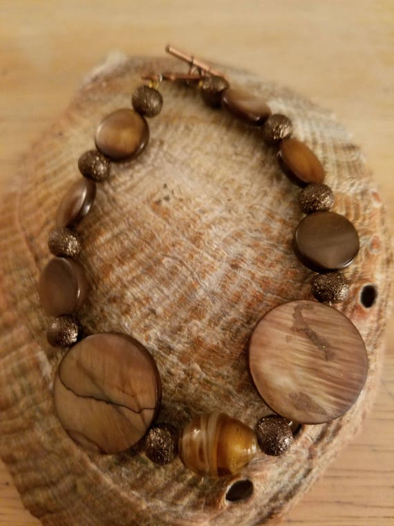 Beautiful Vintage Brown Shell Toggle Bracelet - image 1