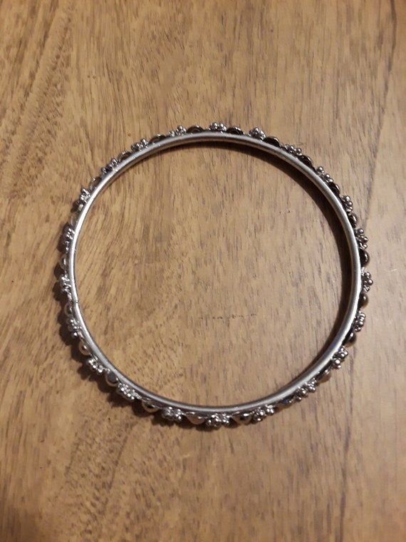 Vintage Silvertone Metal Thin Solid Ball Bangle B… - image 3