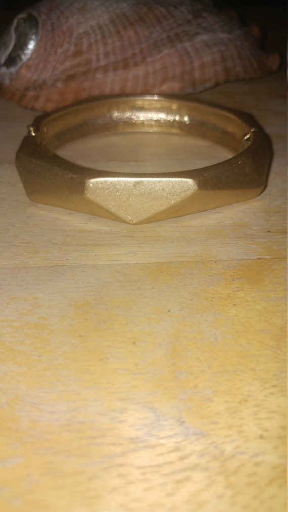 Vintage Matte Goldtone Metal Faceted Clamper Brace