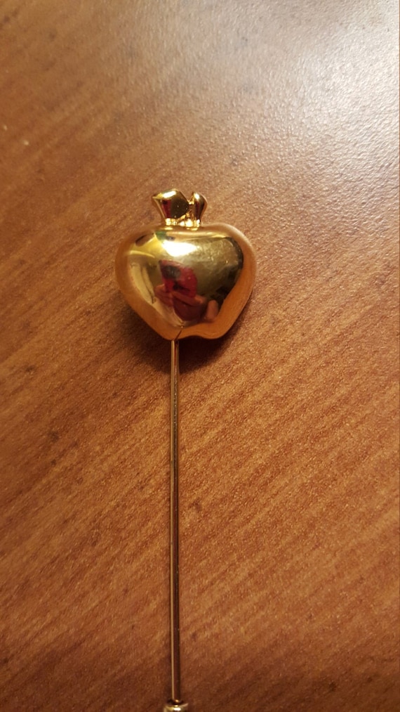 Vintage Goldtone Metal Apple Lapel Pin