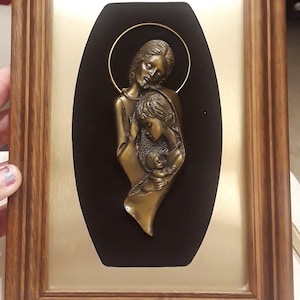 Gorgeous Vintage Made In Italy Small Wooden Brass Madonna And Child Picture