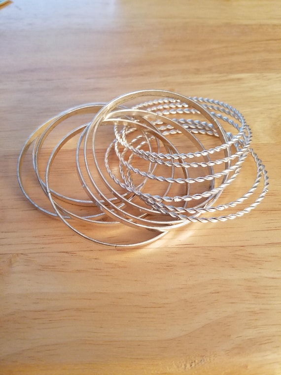 Vintage Silvertone Metal Intertwined 13 Bangle Br… - image 2