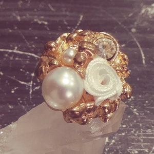 Beautiful Vintage Goldtone Metal Chunky Solid  White Faux Pearls Ribbons Rinestones Adjustable Ring Size 6 1/2