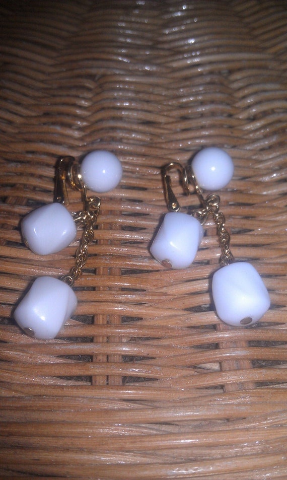 Vintage Crown  Trifari White Dangle Clip On Earri… - image 1