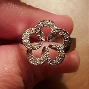 Beautiful Vintage Sterling Silver And Clear Cubic Zirconia Flower Ring Size 7