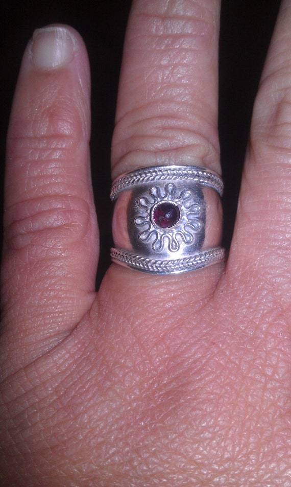 Vintage Sterling Silver Starburst Garnet Ring Size 7