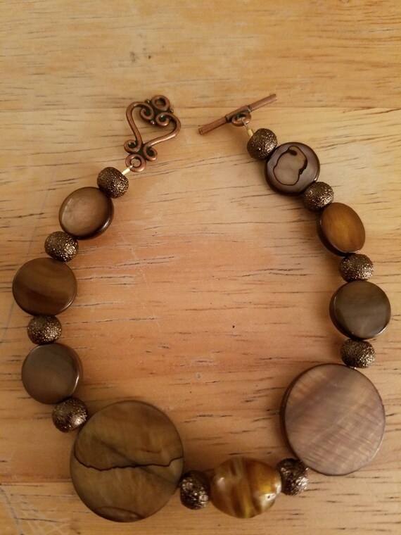 Beautiful Vintage Brown Shell Toggle Bracelet - image 5